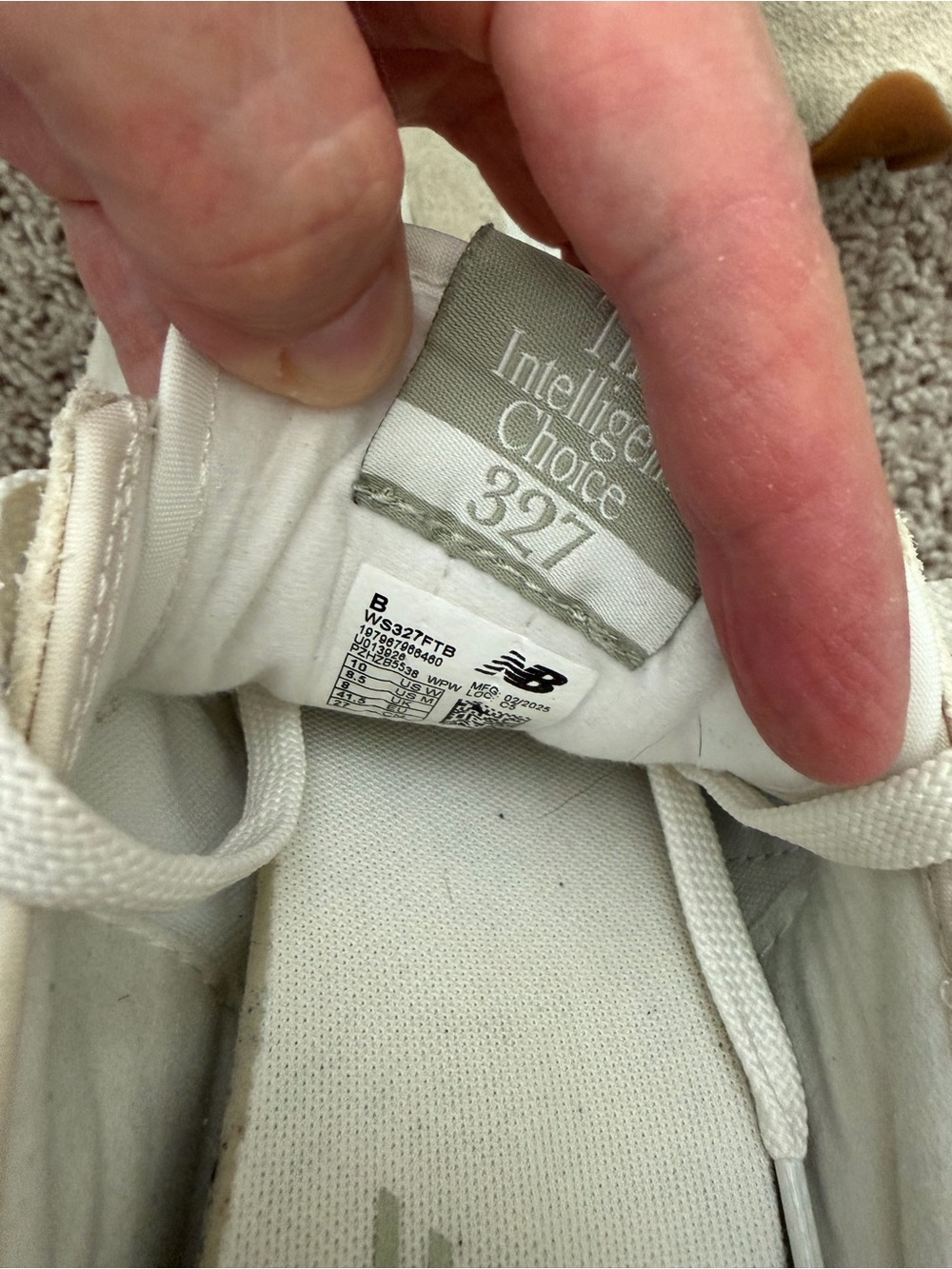 New Balance 327 in Linen/Sea Salt/Olive/Grey size 10 - Picture 8 of 9